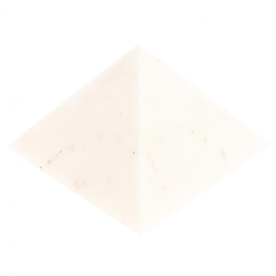 Пирамида из белого мрамора 6,5х6,5х5,3 см фото 1 — 