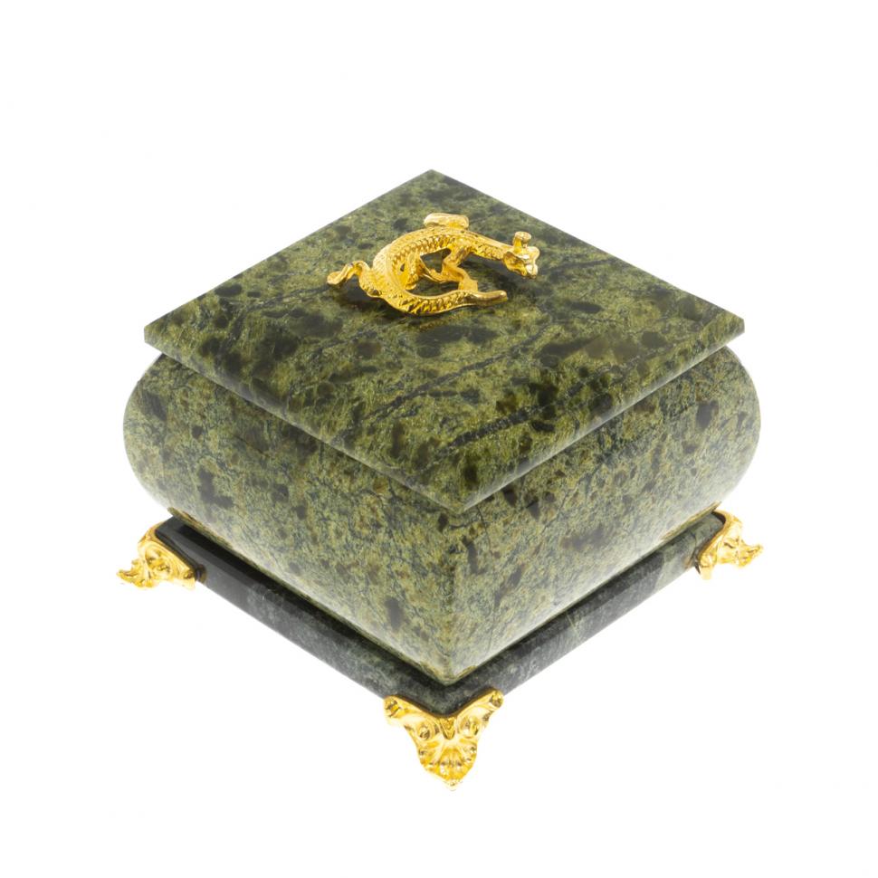 Шкатулка квадратная с ящерицей из змеевика 7,5х7,5х6,5 см фото 1 — 