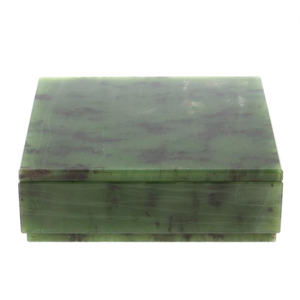 Шкатулка из саянского нефрита 10х10х3,5 см фото 1 — 