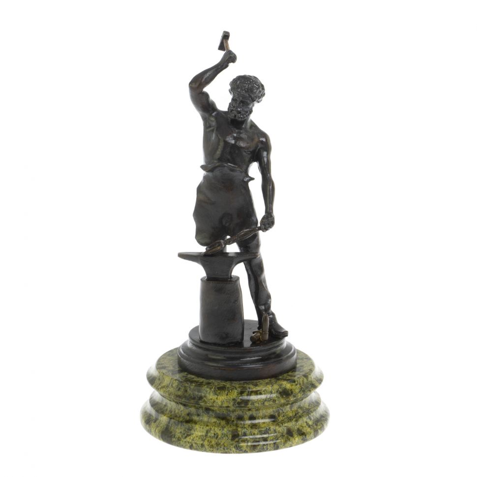 Статуэтка из бронзы "Кузнец" змеевик фото 1 — 