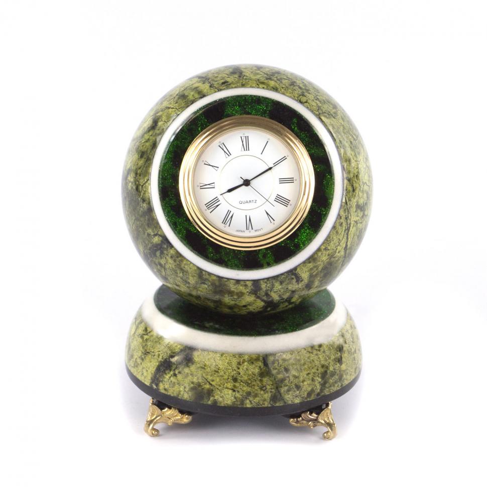Подарочные часы "Шар Антистресс" из камня змеевик 11х11х14 см фото 1 — 