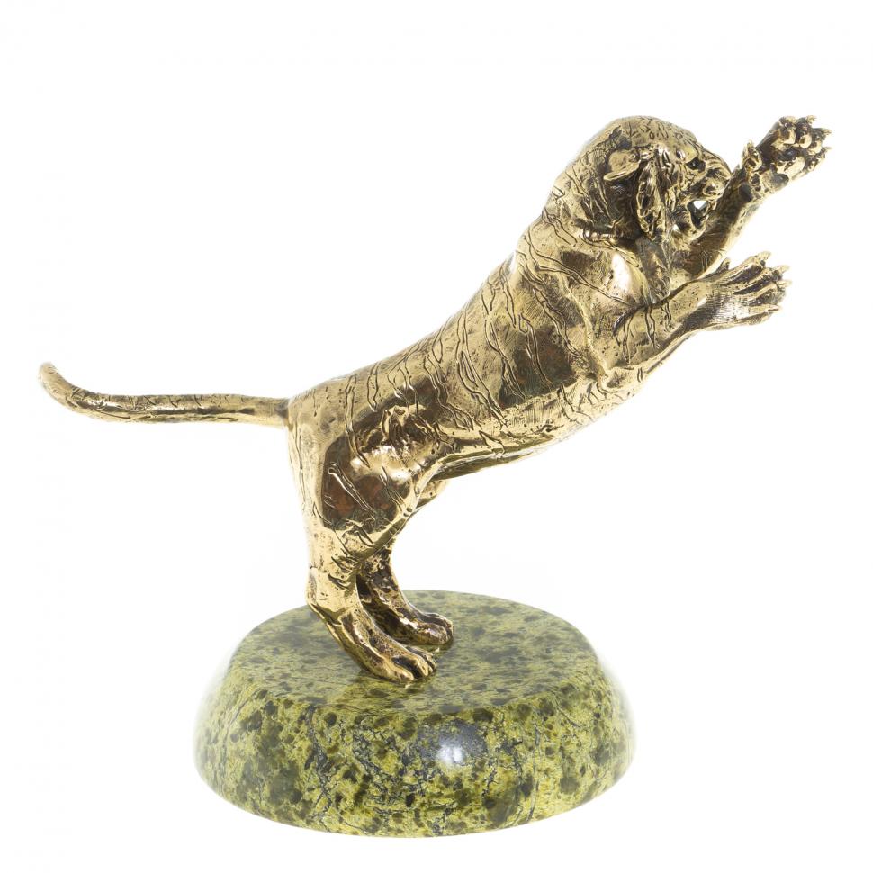 Статуэтка из бронзы "Тигр в прыжке" на подставке из змеевика фото 1 — 