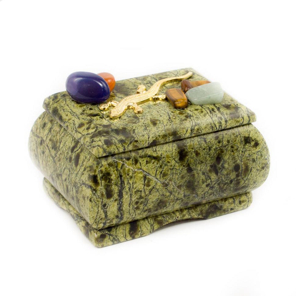 Шкатулка с камешками и ящерицей змеевик 7х5,5х5 см фото 1 — 