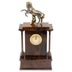 Настольные часы &quot;Конь с попоной&quot;из коричневого обсидиана — 