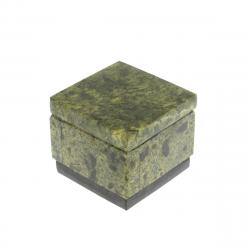 Шкатулка квадратная из змеевика 5,5х5,5х5,5 см — 