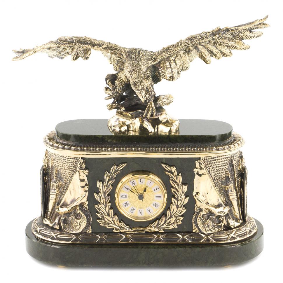 Каминные часы из нефрита с бронзой "Благородный орел" фото 1 — 