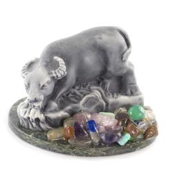 Статуэтка &quot;Бык&quot; мрамолит, подставка из змеевика — 