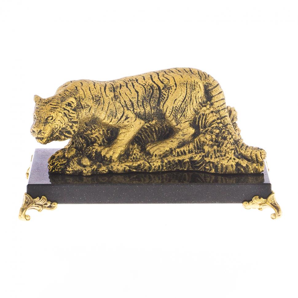 Сувенир фигурка "Тигр на охоте" на подставке из камня фото 1 — 