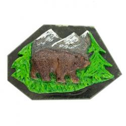 Магнит &quot;Мишка в лесу&quot; из змеевика — 