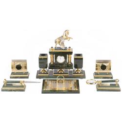 Настольный набор из нефрита &quot;Конь с попоной&quot; — 