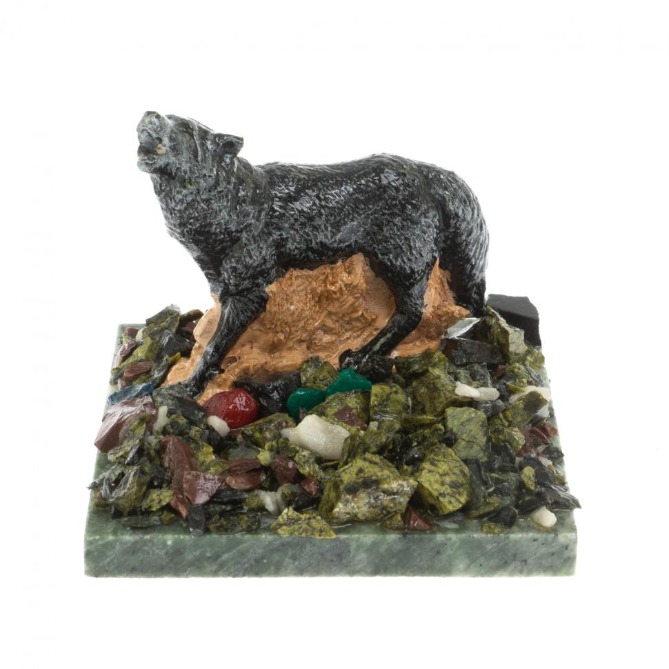 Сувенир "Воющий волк" на змеевике фото 1 — 