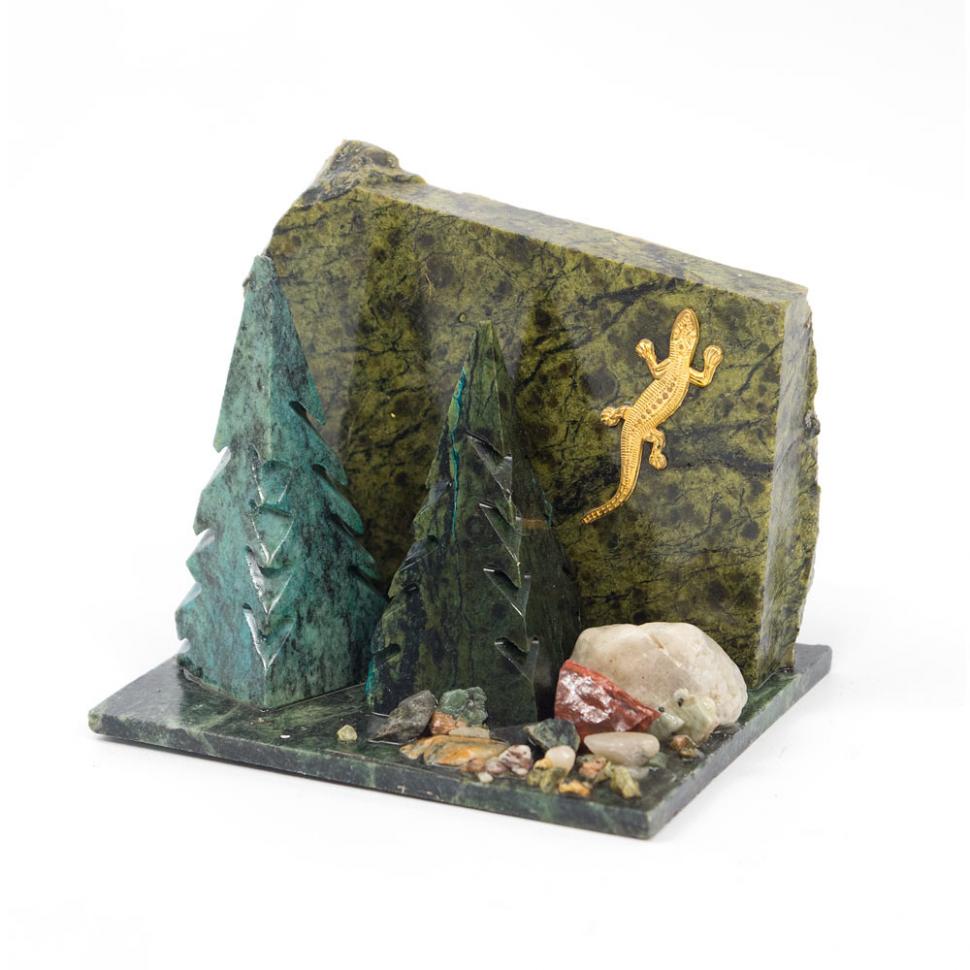 Сувенир "Скала с елками" змеевик фото 1 — 