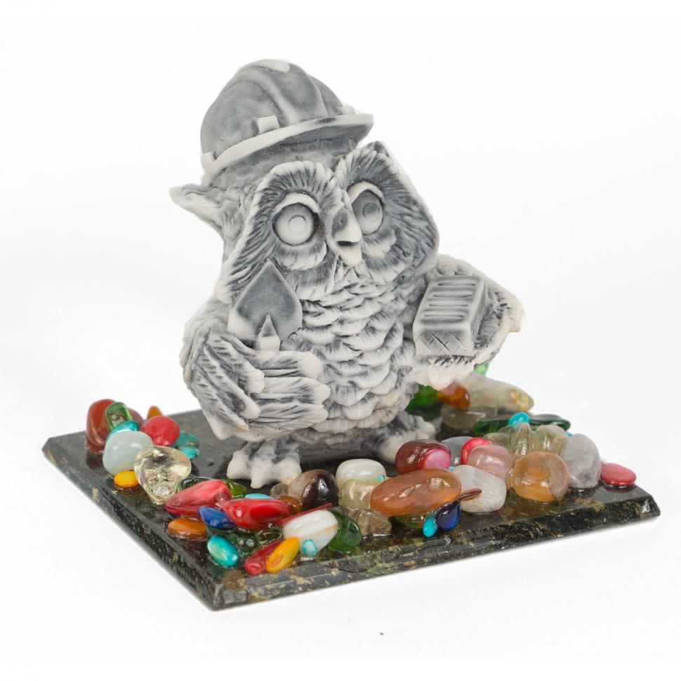 Сувенир из мрамолита "Филин строитель" фото 1 — 