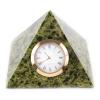 Настольные часы "Пирамида" из камня змеевик 10х10х8 см фото 2 — 