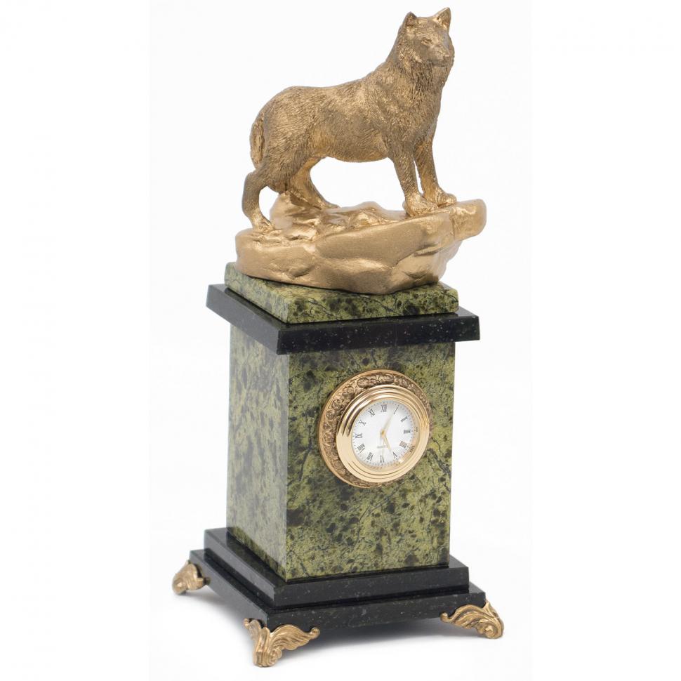 Часы "Волк на камне" змеевик фото 1 — 