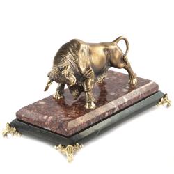 Бронзовая статуэтка &quot;Бык&quot; на подставке из камня цвет патина — 