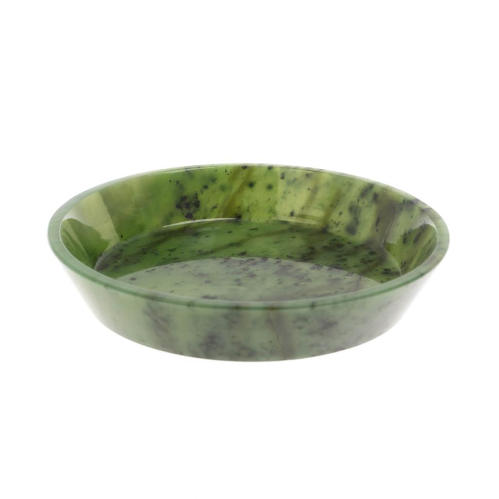 Тарелка орешница из нефрита 12х12х2,5 см фото 1 — 