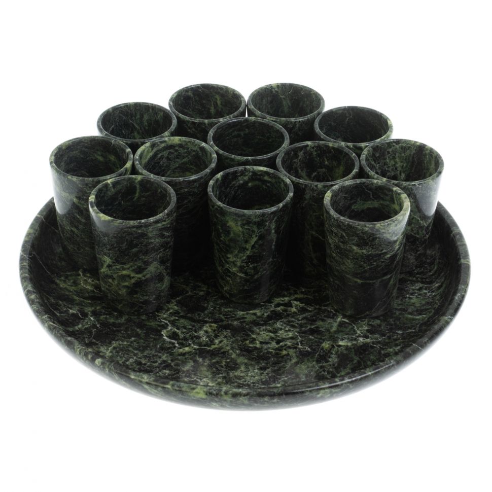 Водочный набор 12 стопок на подносе из змеевика фото 1 — 