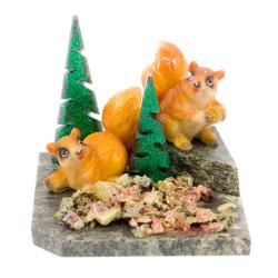 Сувенир &quot;Бельчата&quot; из змеевика — 