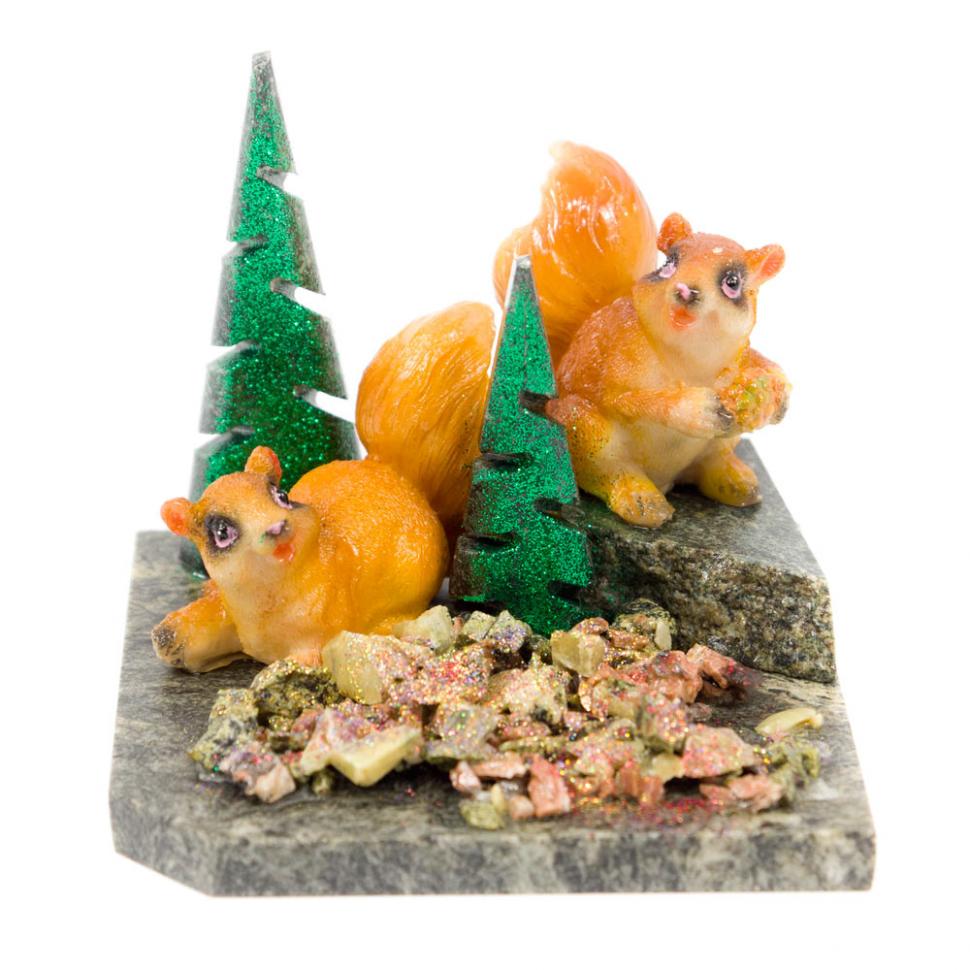 Сувенир "Бельчата" из змеевика фото 1 — 