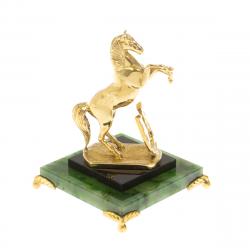 Бронзовая статуэтка &quot;Лошадь с подковой&quot; на нефрите — 