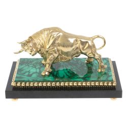 Бронзовая статуэтка &quot;Бык&quot; на подставке из малахита цвет золото — 
