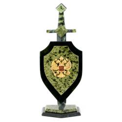 Сувенирный &quot;Щит и меч&quot; из камня змеевик 12х7х30 см — 